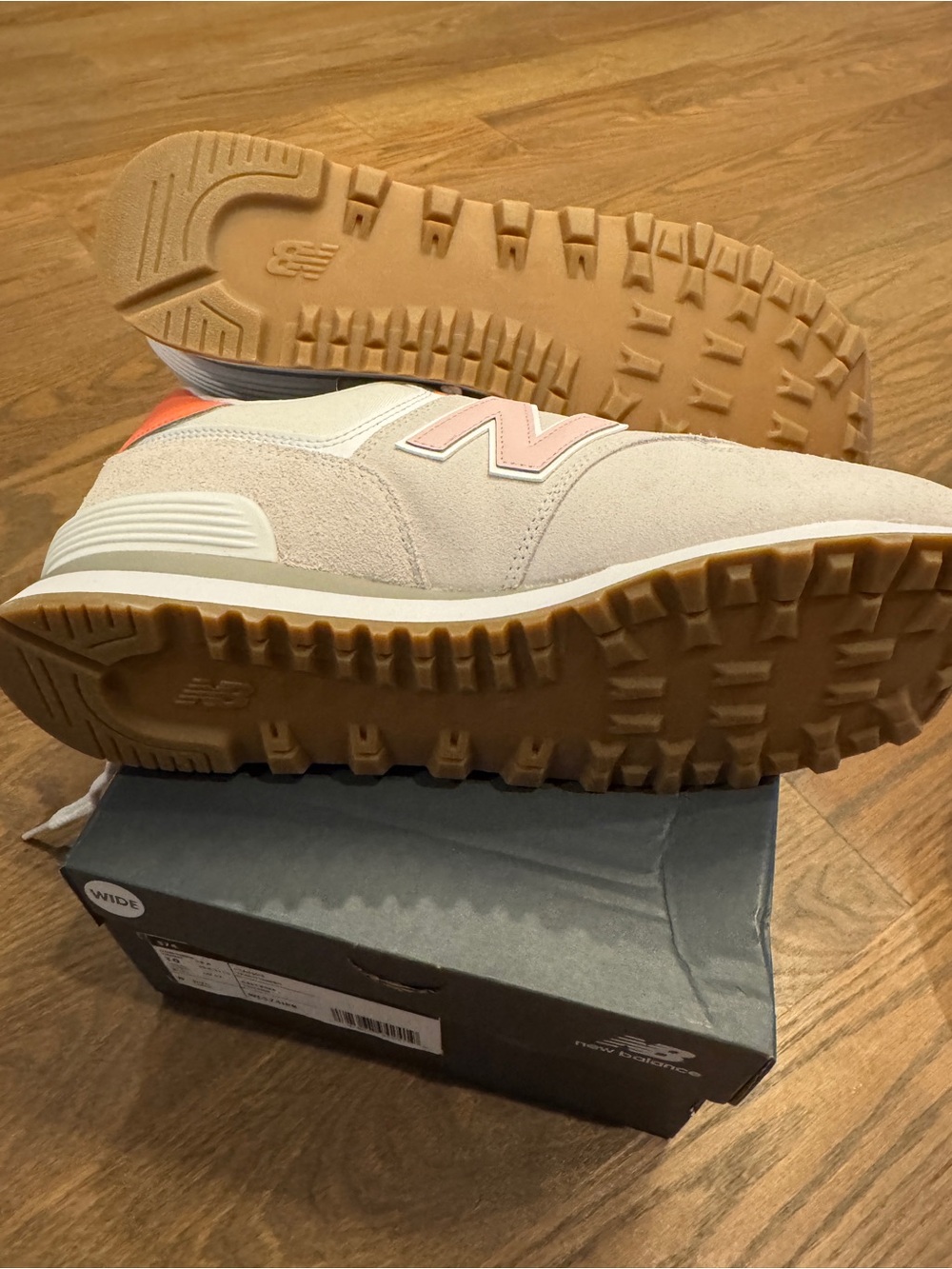 New Balance Women's Light Pink & Coral Accent Sneakers Size 10 wide - Picture 2 of 4
